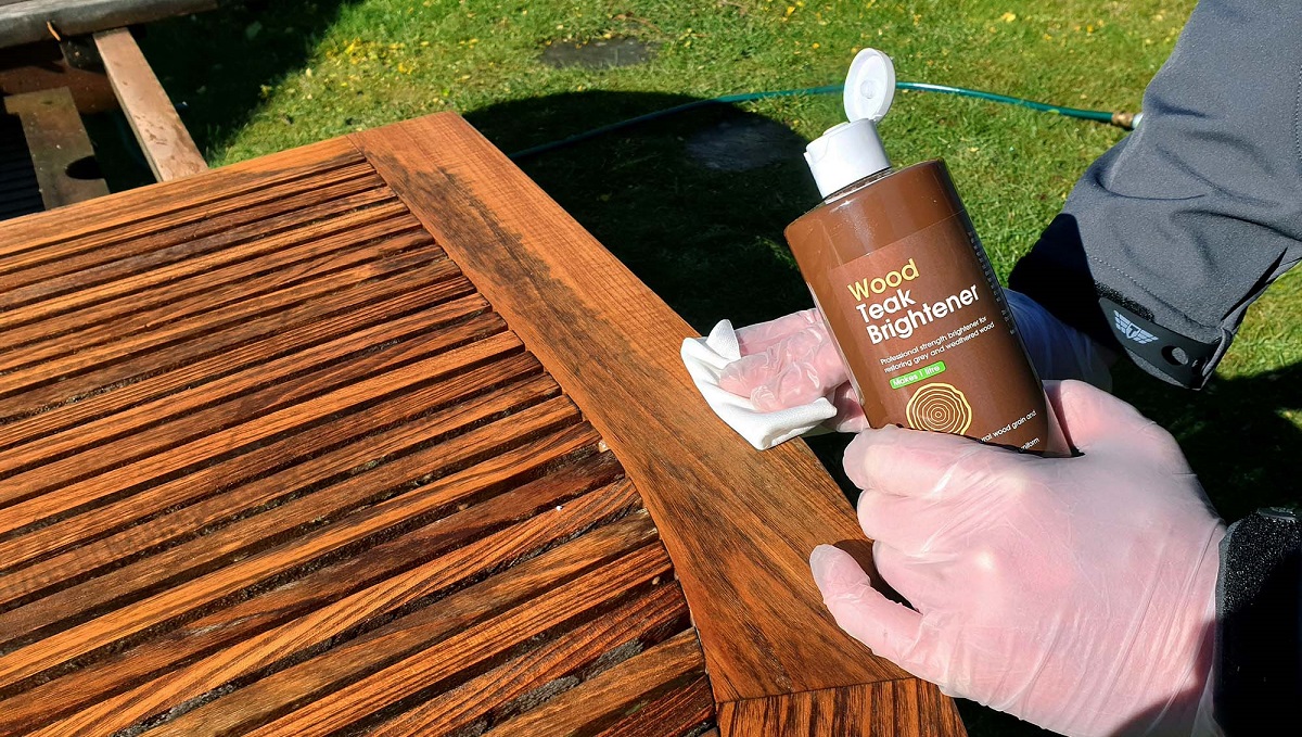 What are the best oils for wood furniture?